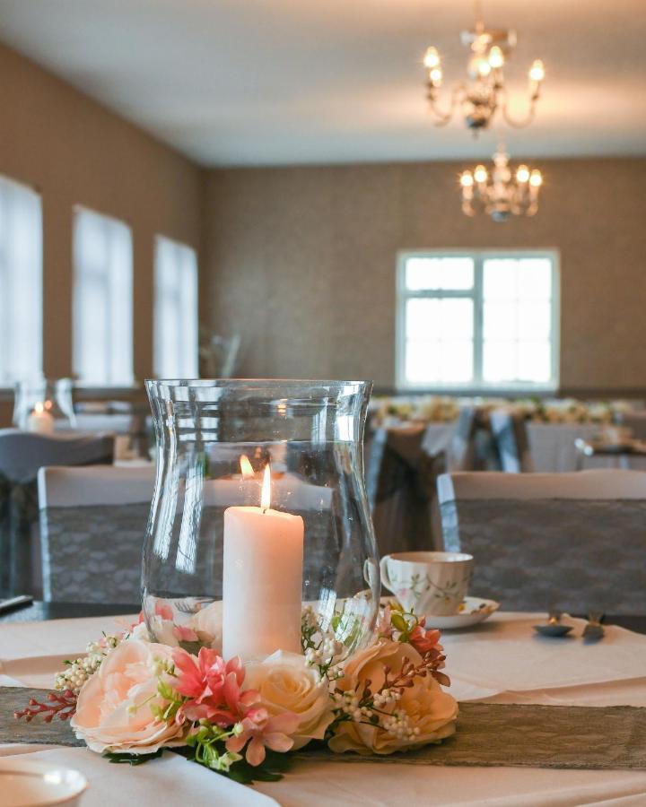 Conwy Valley Hotel エクステリア 写真