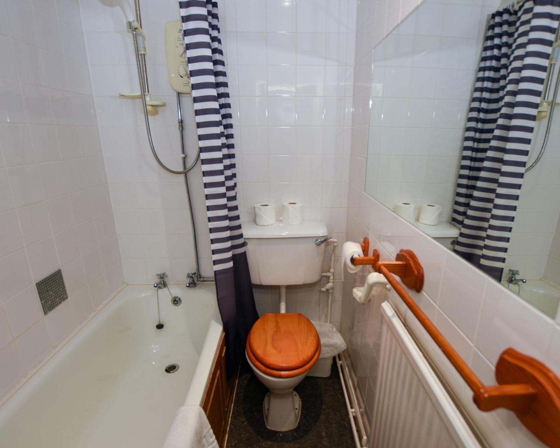 Conwy Valley Hotel エクステリア 写真