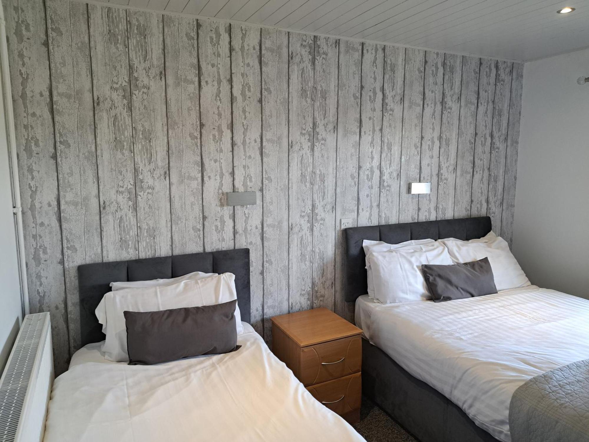 Conwy Valley Hotel エクステリア 写真