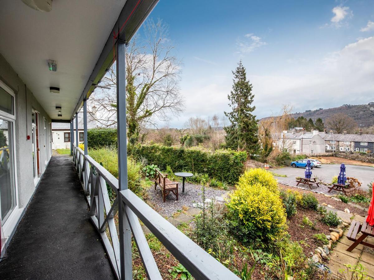 Conwy Valley Hotel エクステリア 写真