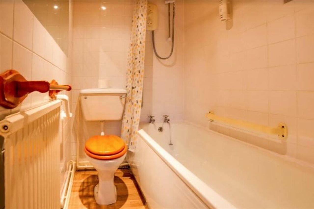 Conwy Valley Hotel エクステリア 写真